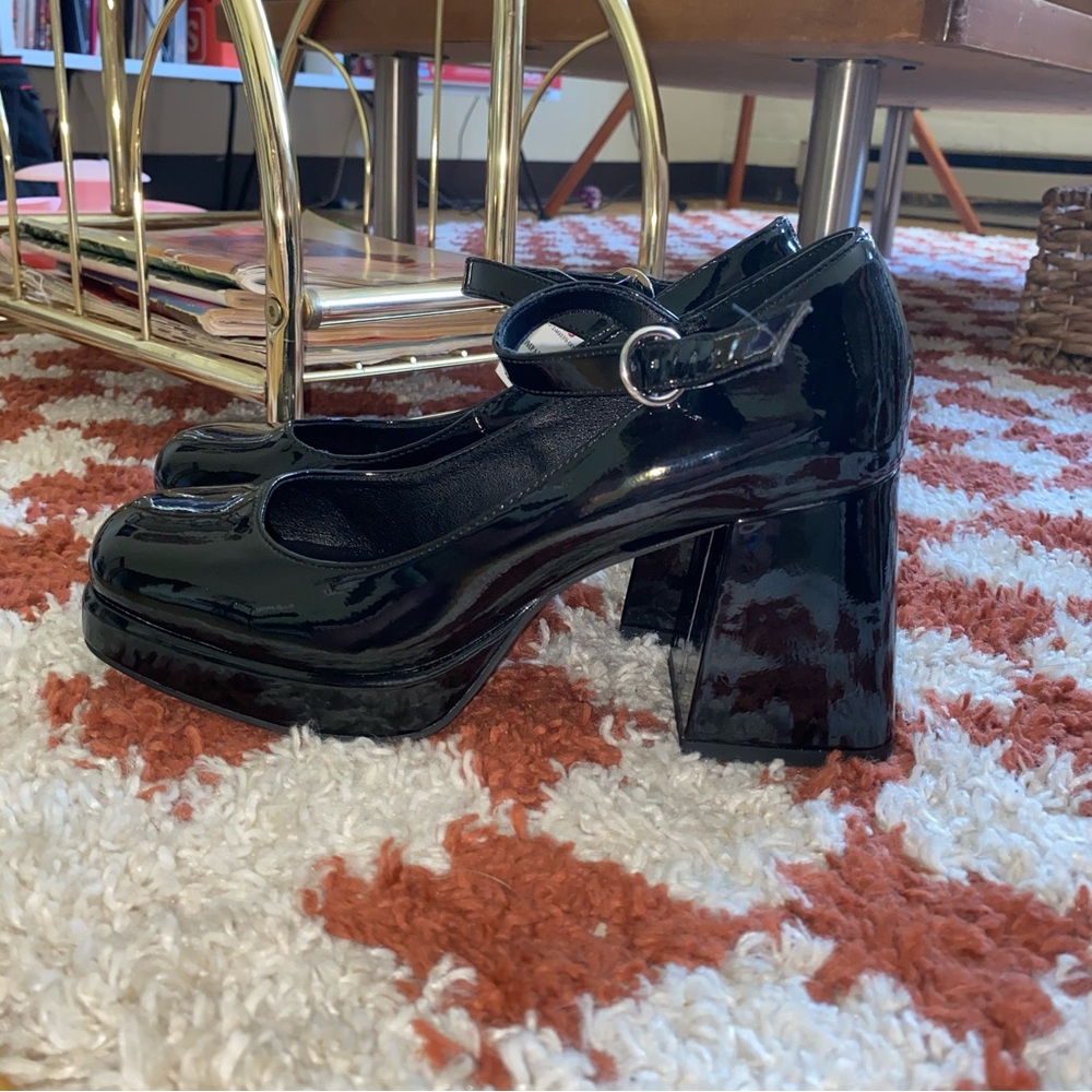 Steve Madden Black Patent Leather Mary Jane Heels size 8.5 new